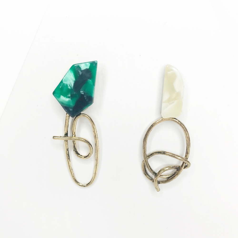 Metal Twist Asymmetrical Earrings - Picture 3 of 7